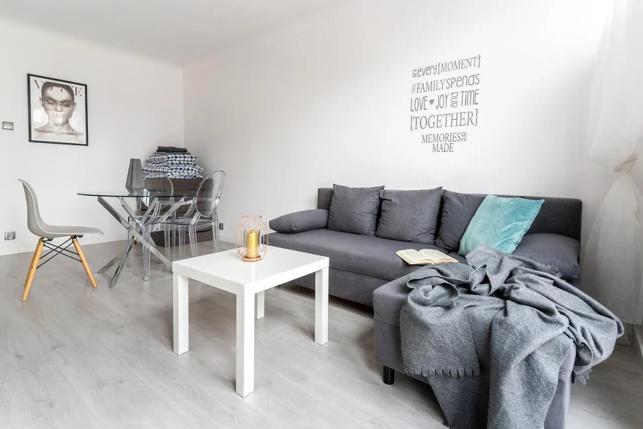 City Center - Golden Apartments - Grzyb16/22 Warsaw 0*,  Poland